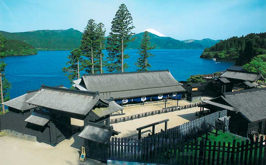 箱根神社芦ノ湖